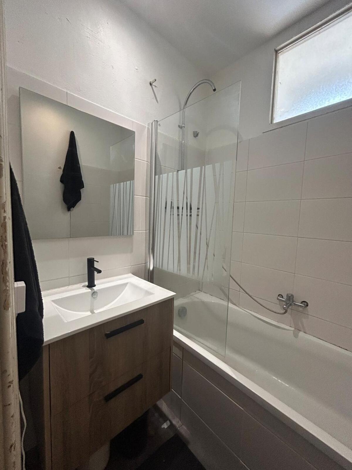 A Beautiful Studio Apartment Brussel Bagian luar foto
